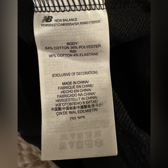 New balance field day crew fleece dress size-Medium
Never worn but tags removed - Picture 6 of 7